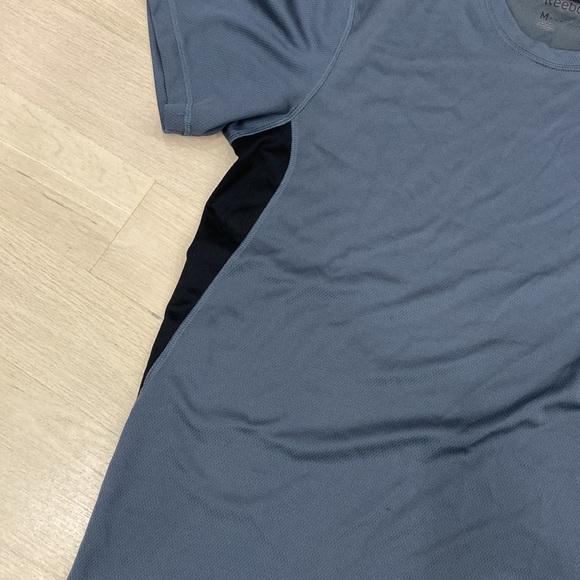 Reebok Athletic PlayDry - Medium T-Shirt - Picture 3 of 7